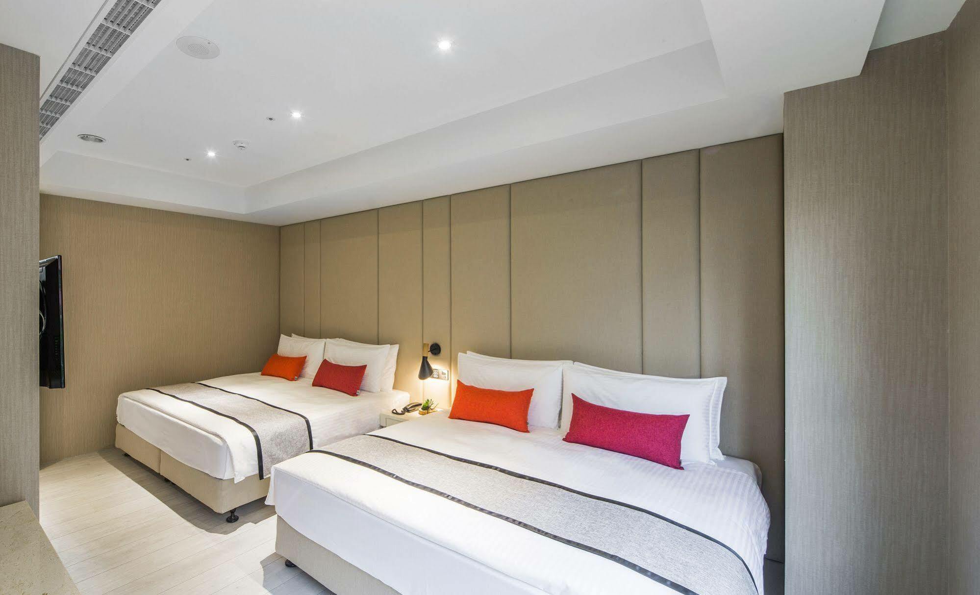 Icasa Hotel - By Cosmos Creation Taichung Exterior photo